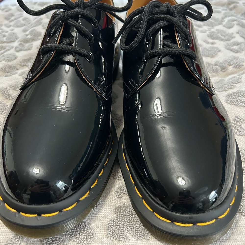 Dr. Martens Black Patent Oxford Shoes with Glossy Finish - Picture 2 of 10